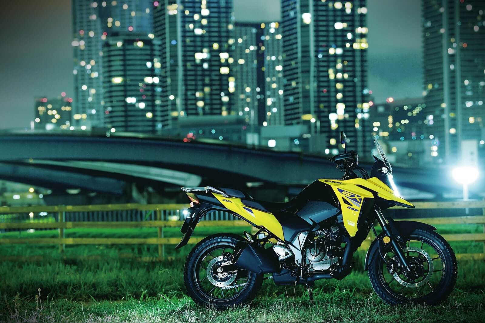 imgi_96_V-STROM_250SX_M3_Action_8